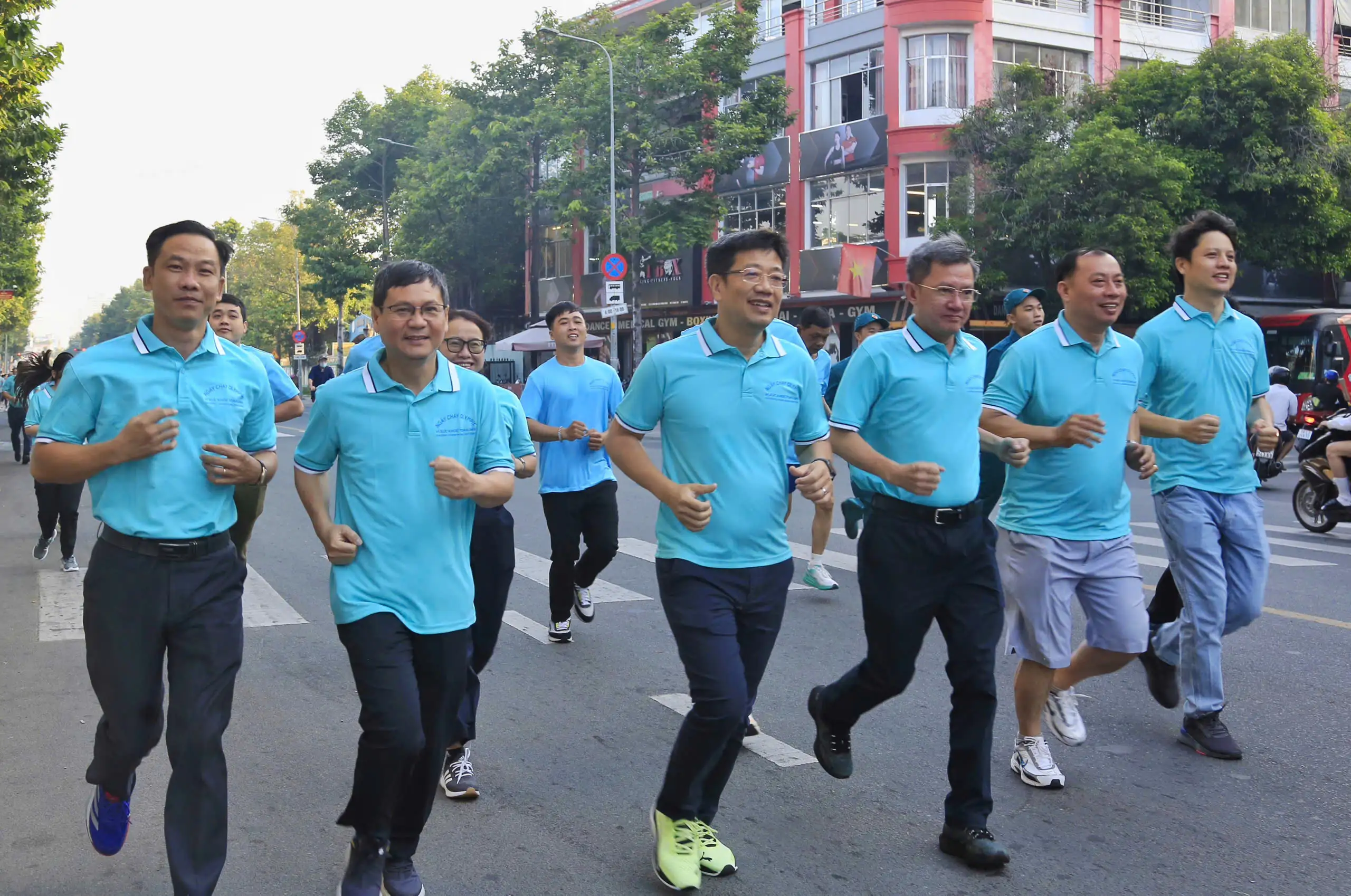 Phường Chánh Hưng tổ chức Ngày chạy Olympic “Vì sức khỏe toàn dân – Vì an ninh Tổ quốc” năm 2026