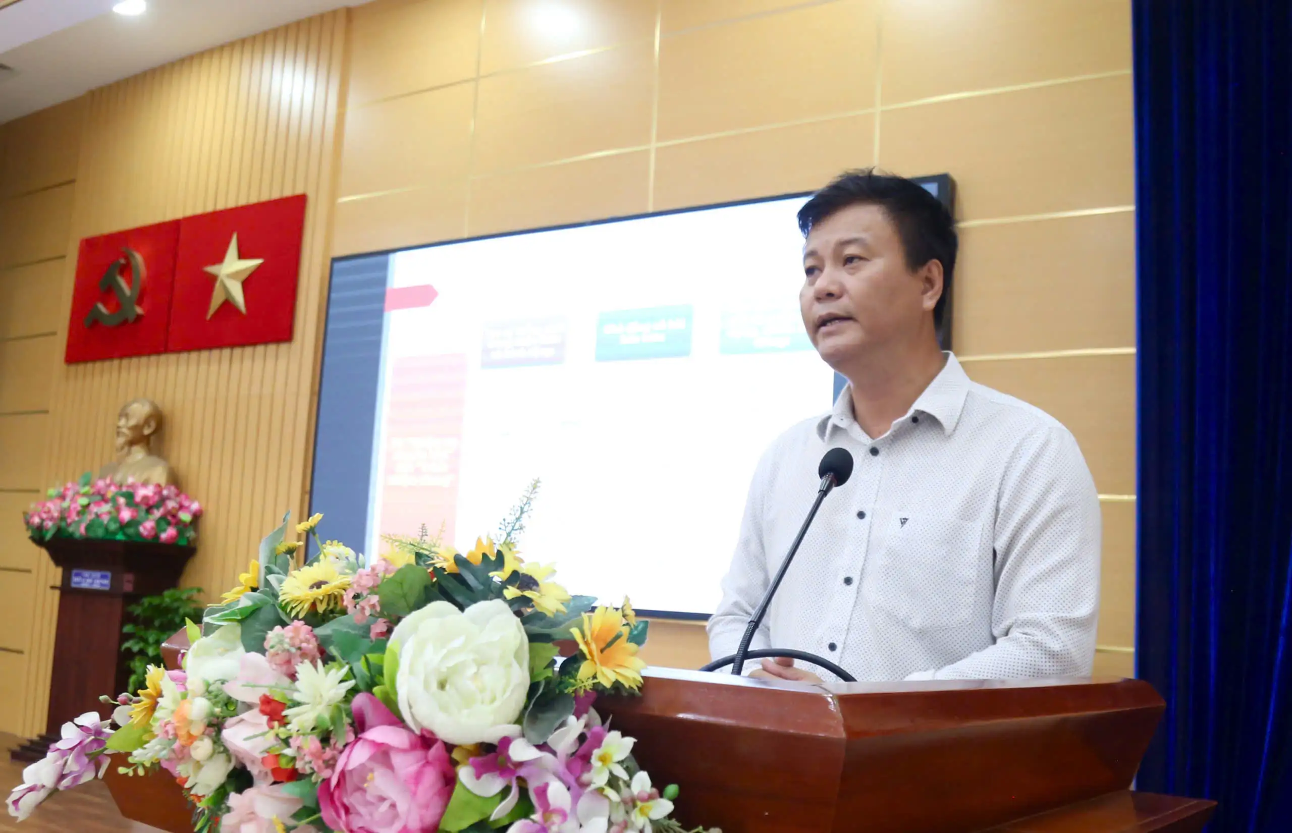 Phường Chánh Hưng tổ chức tập huấn kỹ năng nhận diện, đấu tranh phản bác các quan điểm sai trái trên không gian mạng